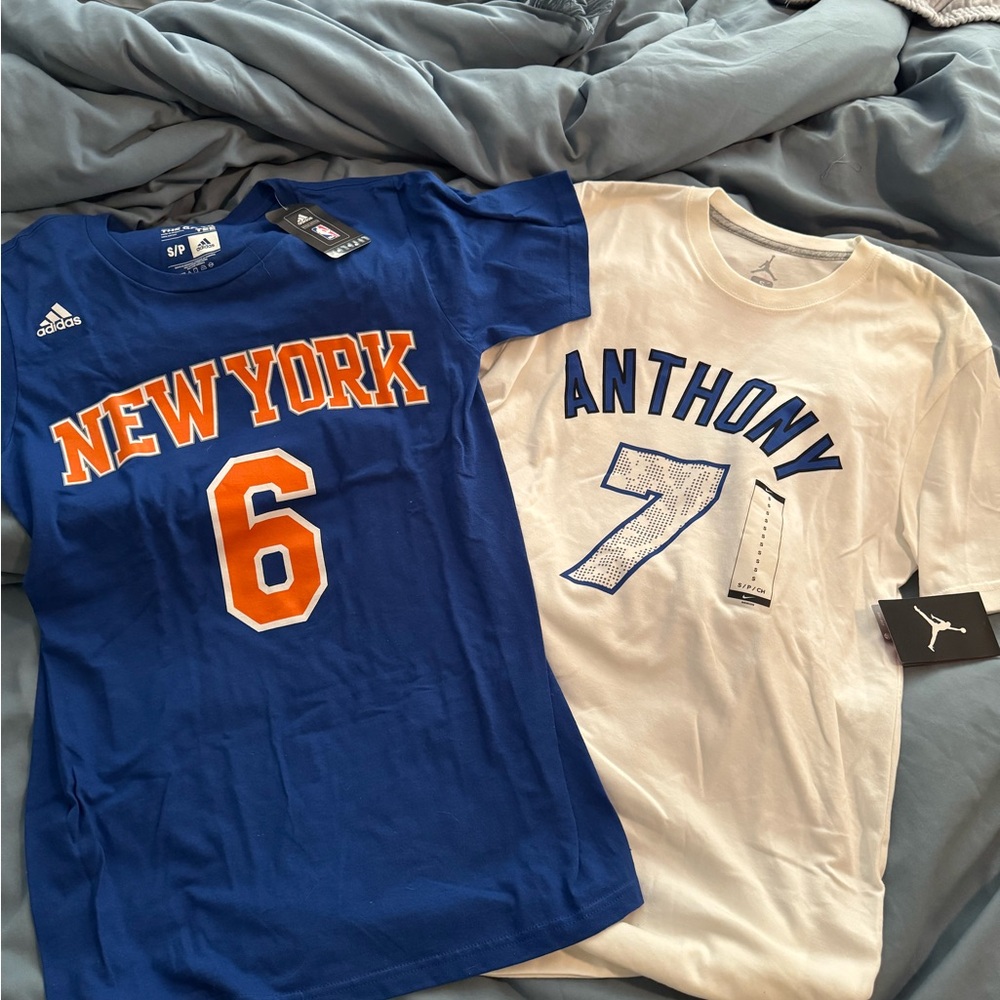 NWT Set of 2 Classic NY Knicks Players Shirts #6 Porzingis & #7 Anthony, size S